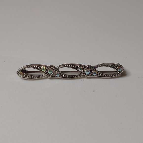 Pretty 2 Inch Silver Tone Brooch - Picture 1 of 10